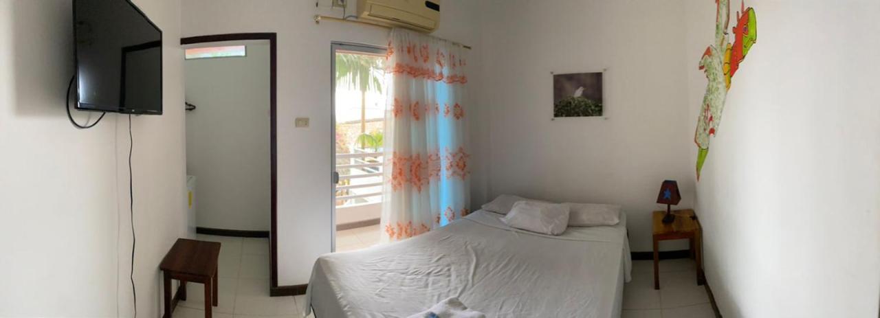 Hostal Quentin Puerto López Exterior foto