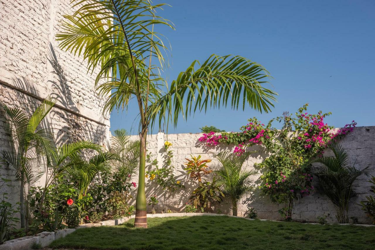 Hostal Quentin Puerto López Exterior foto